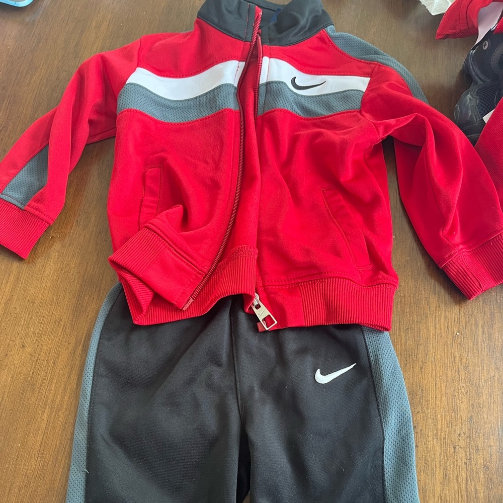 Nike kids track suit size 12 m